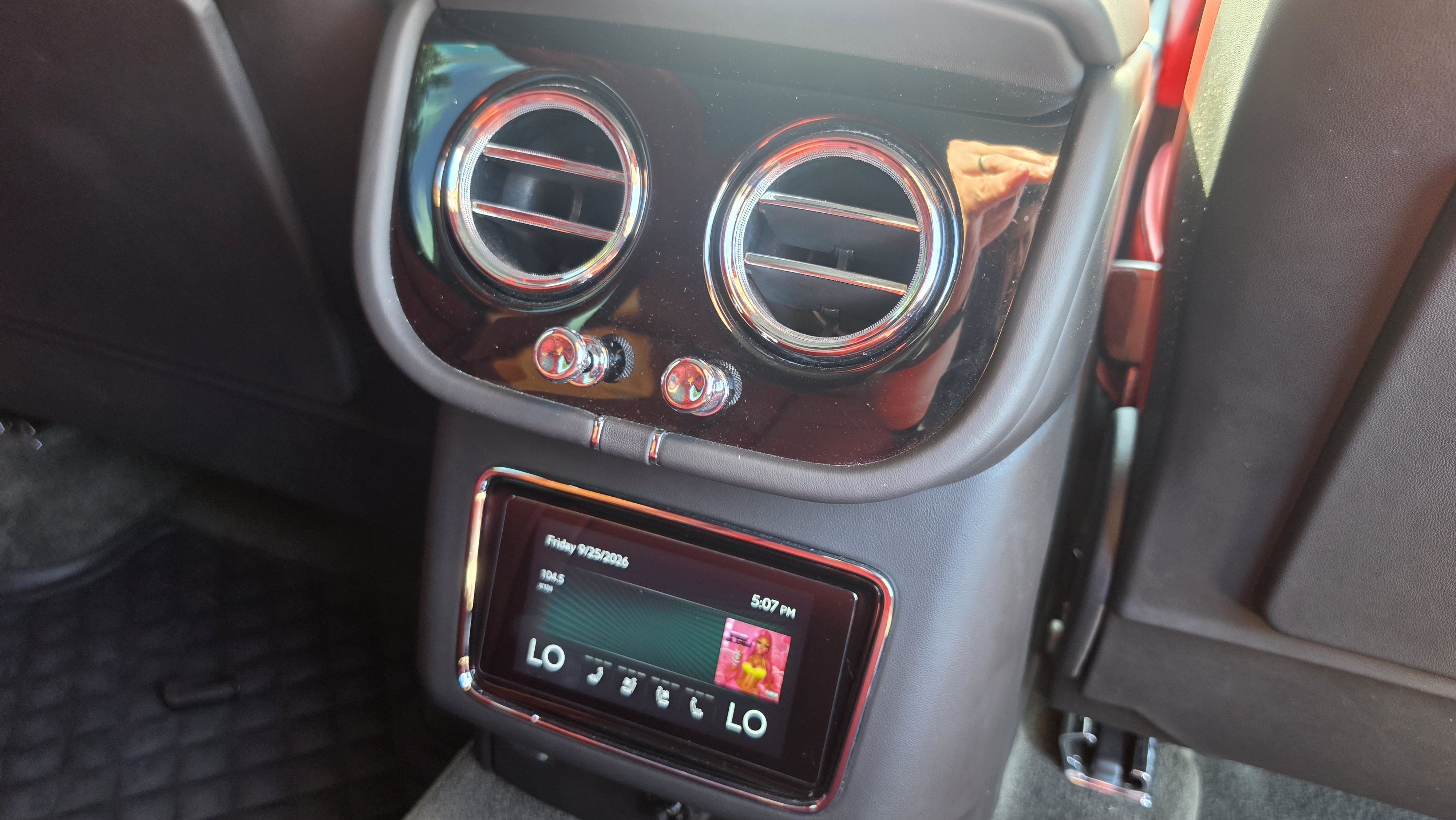 Used 2022 Bentley Bentayga AWD/4WD image 31