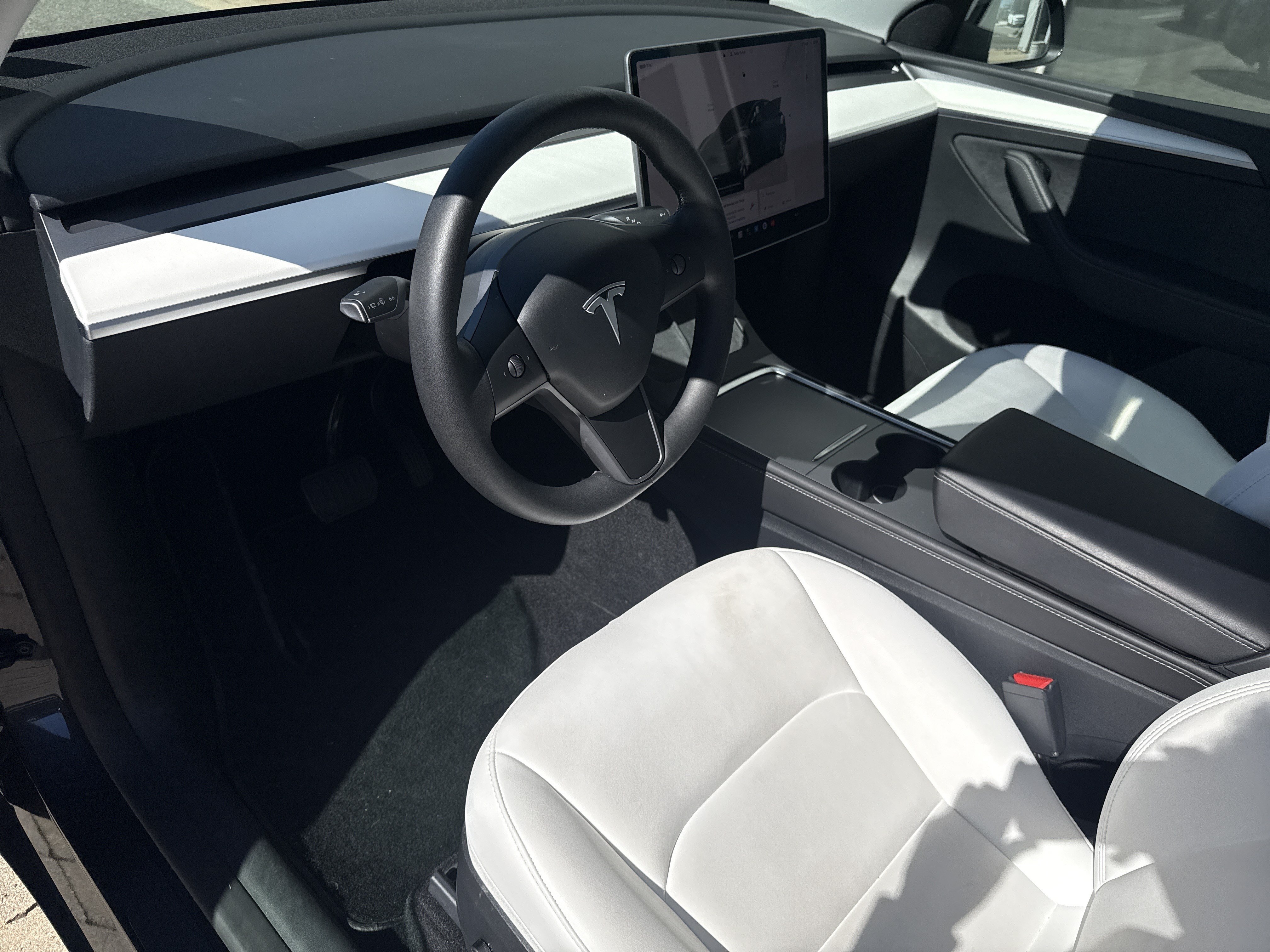 Used 2024 Tesla Model Y Long Range AWD/4WD image 14