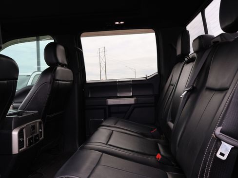 Used 2019 Ford F150 Lariat w/ Equipment Group 502A Luxury AWD/4WD image 21
