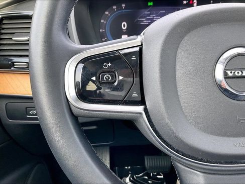 Used 2024 Volvo XC90 B6 Plus w/ Protection Package Premier image 18