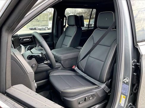 New 2026 Chevrolet Suburban Premier image 10