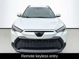 Used 2023 Toyota Corolla Cross SE video 2