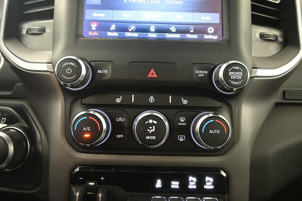 Used 2021 RAM 1500 Big Horn AWD/4WD image 30