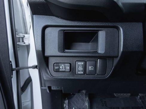 Used 2019 Toyota Tacoma TRD Off-Road AWD/4WD image 15