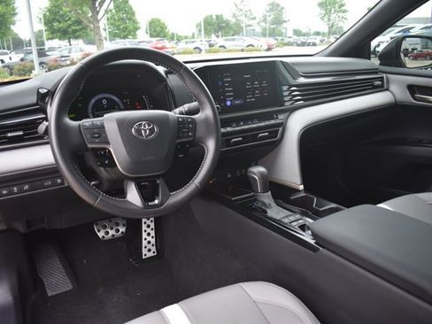 Used 2025 Toyota Camry SE FWD image 18