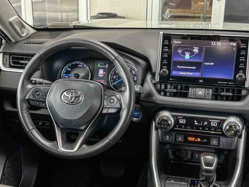 Used 2022 Toyota RAV4 XLE Premium AWD/4WD image 12