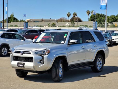 Used 2022 Toyota 4Runner SR5 Premium image 9