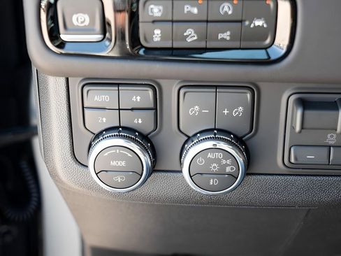 New 2026 GMC Yukon XL AT4 Ultimate w/ LPO, Floor Liner Package image 18