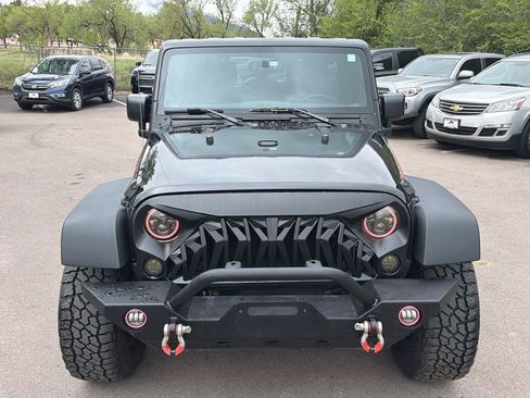 Used 2015 Jeep Wrangler Unlimited Rubicon w/ Connectivity Group AWD/4WD image 2