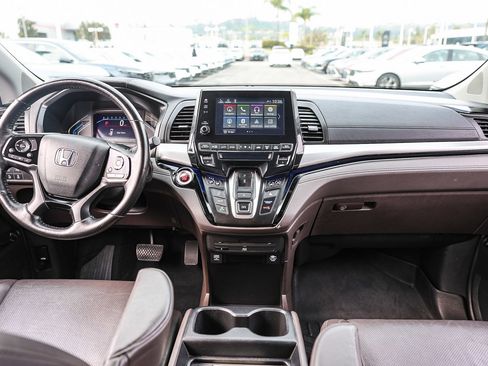 Certified 2019 Honda Odyssey Elite image 2