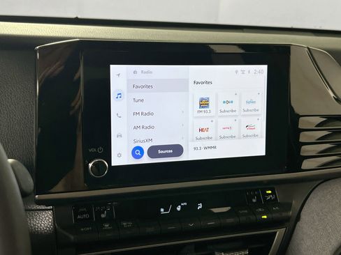 Used 2025 Toyota Camry LE w/ Convenience Package image 14