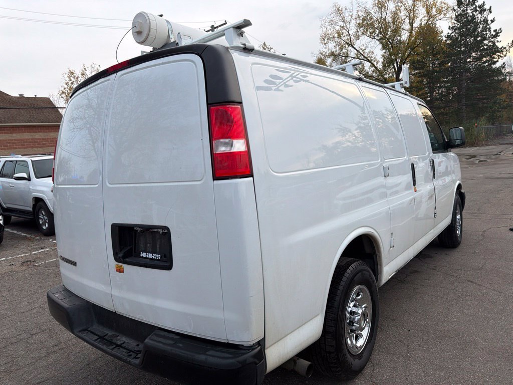 Used 2022 Chevrolet Express 2500 w/ Driver Convenience Package RWD image 5