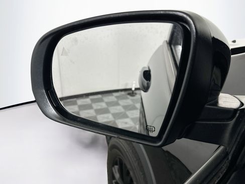 Used 2023 Jeep Cherokee Altitude Lux image 16