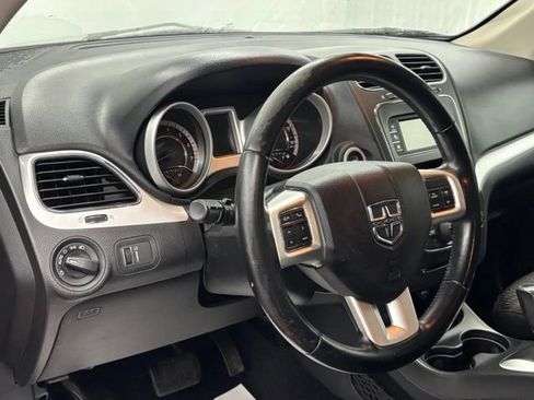 Used 2018 Dodge Journey SE w/ Connectivity Group FWD image 16