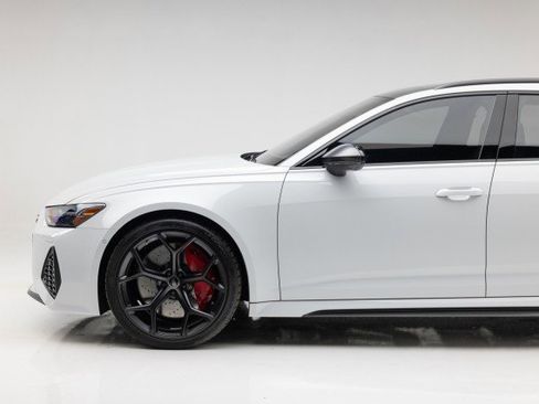 Used 2024 Audi RS 6 performance w/ Matte Carbon Package image 17