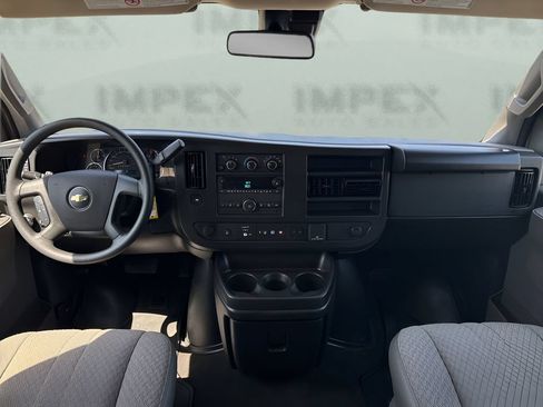 Used 2025 Chevrolet Express 3500 LT w/ LT Preferred Equipment Group RWD image 12
