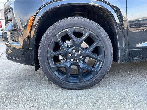 Used 2024 Chevrolet Traverse RS w/ LPO, Floor Liner Package image 2