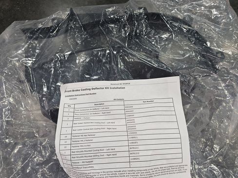 Used 2023 Chevrolet Corvette Stingray Coupe w/ Z51 Performance Package RWD image 13
