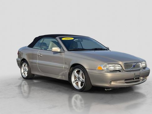 Used 2002 Volvo C70 LT FWD image 1