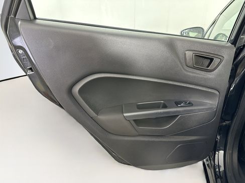 Used 2013 Ford Fiesta SE image 23