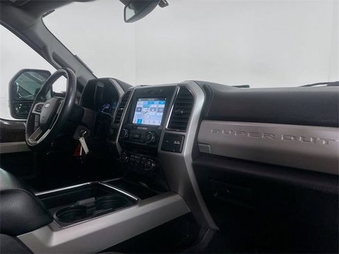 Used 2018 Ford F250 Lariat w/ Chrome Package image 30