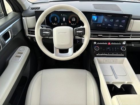 Used 2024 Hyundai Santa Fe SEL FWD image 19
