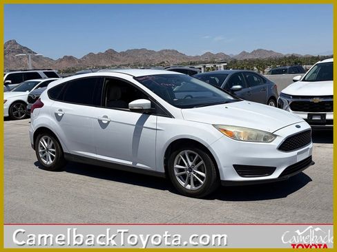 Used 2015 Ford Focus SE FWD image 1