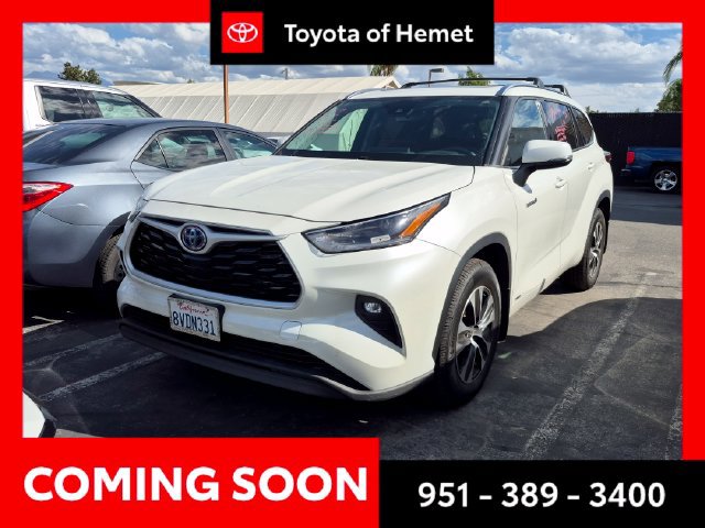 Used 2021 Toyota Highlander XLE AWD/4WD image 1