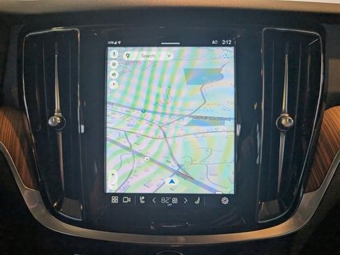 Used 2025 Volvo V60 B5 Cross Country Plus image 16