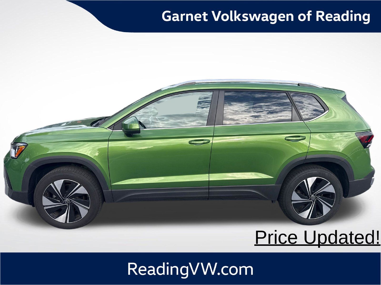 Used 2025 Volkswagen Taos SE w/ Panoramic Sunroof Package AWD/4WD image 2