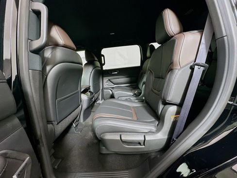 New 2026 Nissan Armada SL w/ Captain's Chari Seat Package image 15