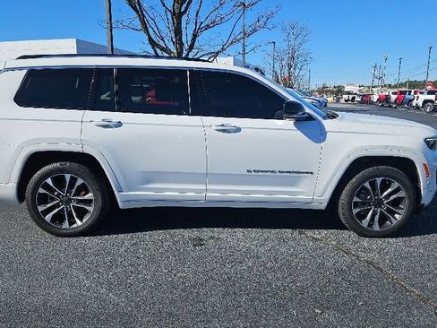 Used 2021 Jeep Grand Cherokee L Overland w/ Luxury Tech Group IV image 3