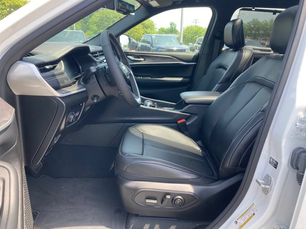 New 2024 Jeep Grand Cherokee Limited 4xe w/ Luxury Tech Group II AWD/4WD image 10