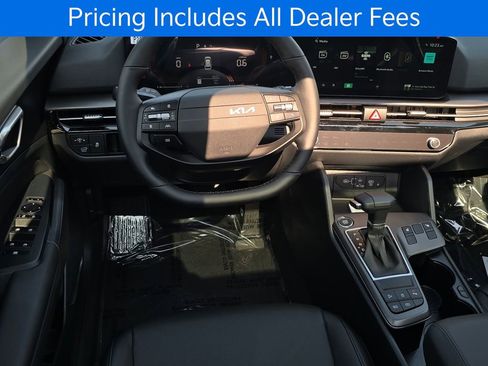 New 2026 Kia Sportage EX FWD image 13