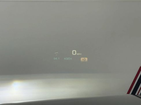 Used 2018 Cadillac Escalade Premium Luxury image 15