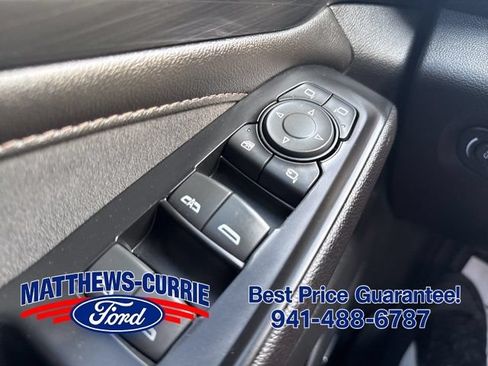 Used 2023 Chevrolet Traverse High Country AWD/4WD image 27