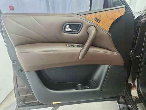 Used 2015 INFINITI QX80 4WD w/ Limited Package image 22