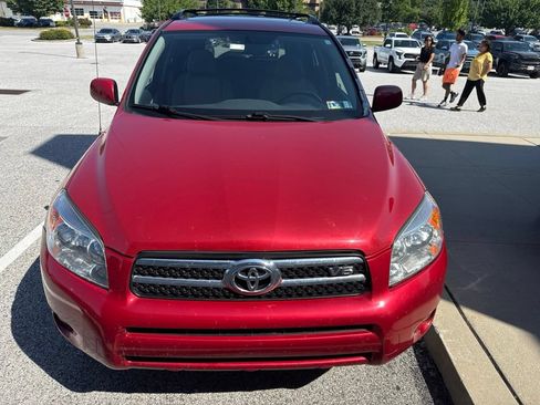 Used 2007 Toyota RAV4 Limited FWD image 2