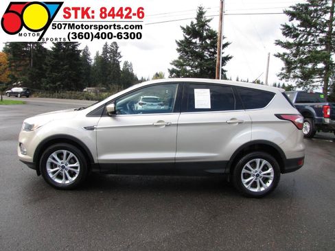 Used 2017 Ford Escape SE FWD image 5