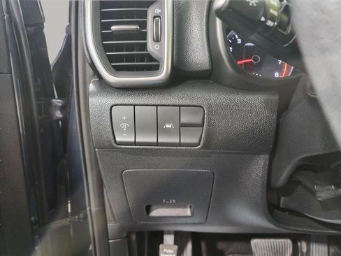 Used 2020 Kia Sportage LX image 12