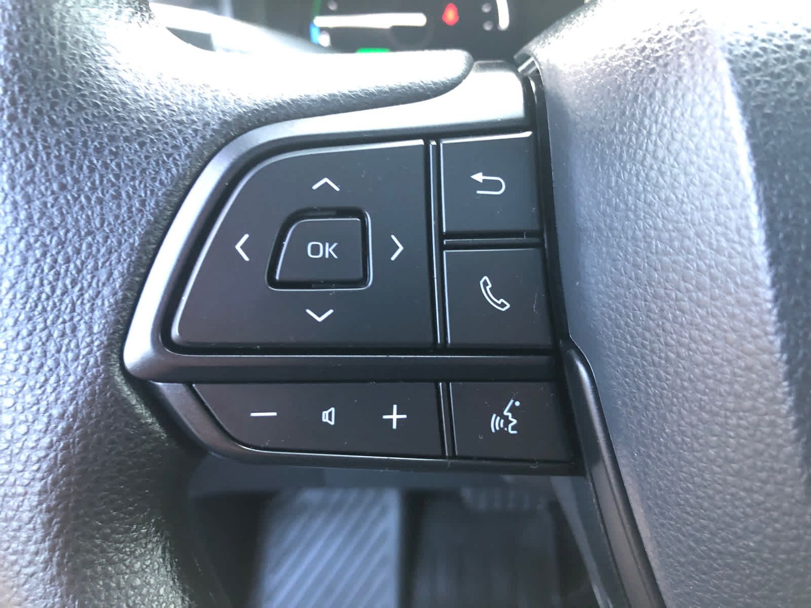 Certified 2025 Toyota Sienna LE w/ LE Plus Package FWD image 7