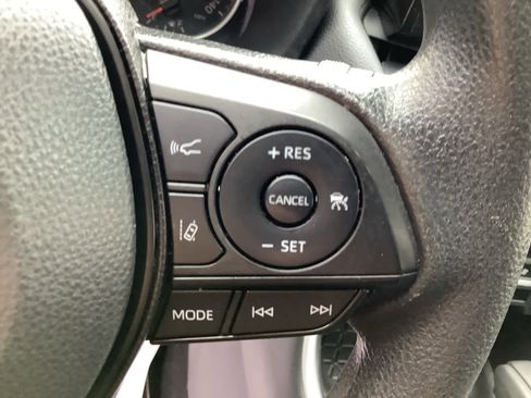 Used 2022 Toyota RAV4 XLE image 45