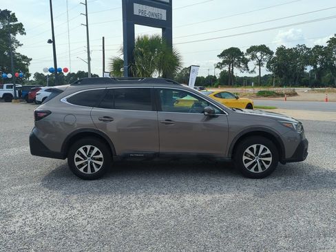 Used 2022 Subaru Outback Premium AWD/4WD image 8