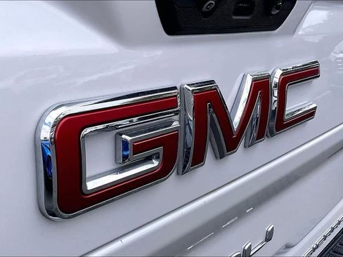 Certified 2022 GMC Sierra 3500 Denali w/ Denali Ultimate Package image 8