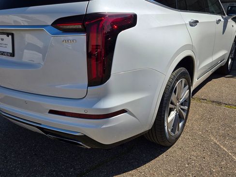Used 2022 Cadillac XT6 Premium Luxury image 13