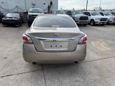 Used 2015 Nissan Altima 2.5 S w/ Power Driver Seat Package FWD image 5