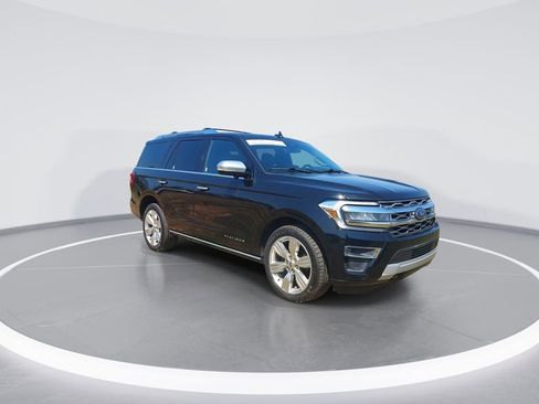 Used 2022 Ford Expedition Platinum AWD/4WD image 2