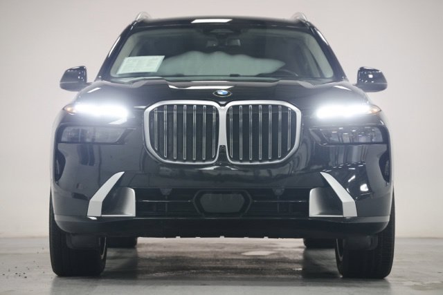 Used 2024 BMW X7 xDrive40i AWD/4WD image 2