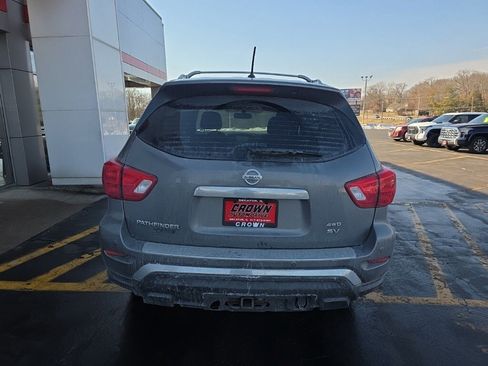 Used 2018 Nissan Pathfinder SV w/ SV Tech Package image 4