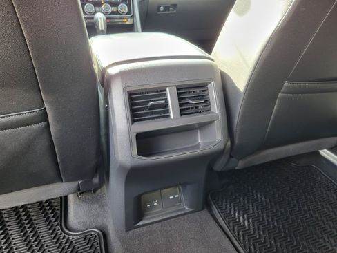 Used 2023 Volkswagen Atlas Cross Sport SE FWD image 15
